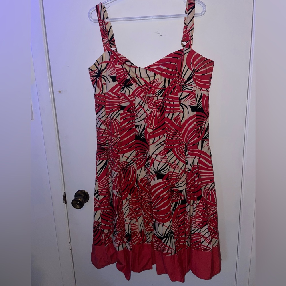 Red black on cream pleated midi dress